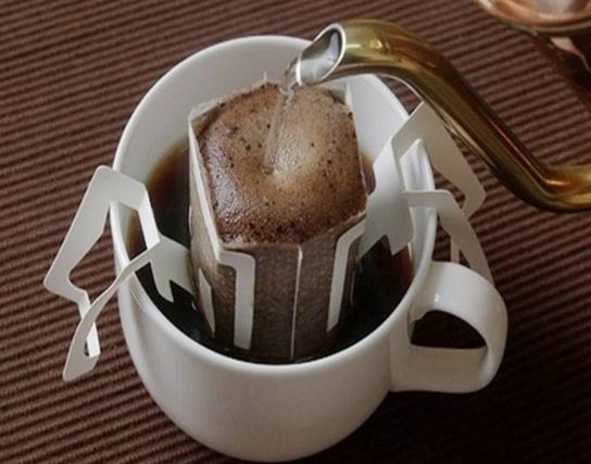 挂耳咖啡和手冲咖啡哪个好?挂耳咖啡和黑咖啡的区别