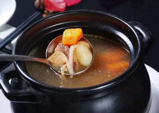 一直保温的汤算不算隔夜?煲汤预约几个小时会变质