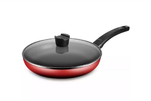 不粘锅可以放电磁炉吗 不粘锅锅底烧糊的黑垢怎么去除 不粘锅可以放电磁炉吗 不粘锅锅底烧糊的黑垢怎么去除