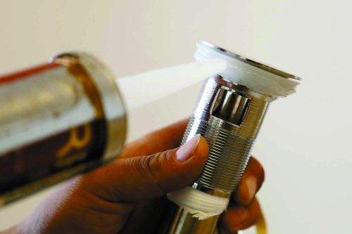 玻璃胶 安装卫浴时,玻璃胶要如何打才美观?