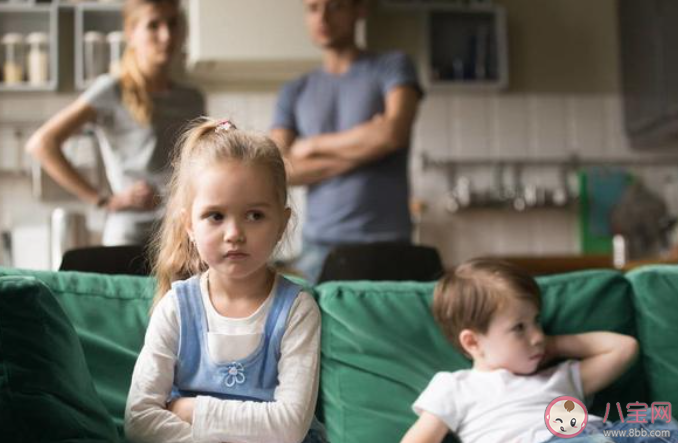 父母真的会偏心老二吗 二胎家庭到底要怎么平衡 父母真的会偏心老二吗 二胎家庭到底要怎么平衡