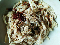 凉面的制作 香辣鸡丝凉面怎么做？3