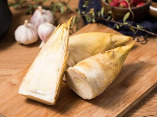 冬笋有毛绒的地方可以吃吗?冬笋切好需要用水泡吗