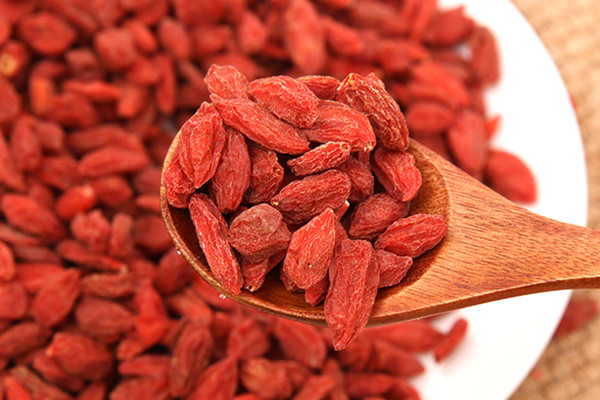 枸杞子受潮发粘怎么办 枸杞子回潮了还能吃吗 枸杞子受潮发粘怎么办 枸杞子回潮了还能吃吗