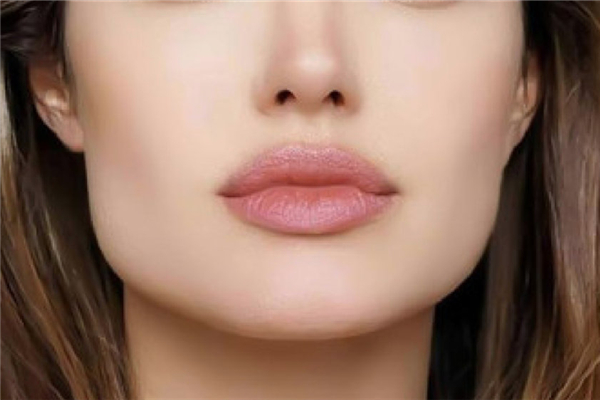 丰唇后多久消肿 丰唇后要冰敷吗 丰唇后多久消肿 丰唇后要冰敷吗