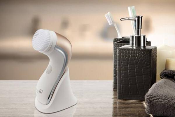 洁面仪的正确使用方法 洁面仪的作用与功效 洁面仪的正确使用方法 洁面仪的作用与功效