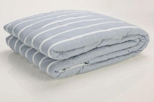 空调被会有螨虫吗 空调被多久晒一次比较好 空调被会有螨虫吗 空调被多久晒一次比较好