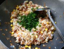 胡萝卜玉米炒饭做法 蔬菜肉主食全部满足经典一人食料理12