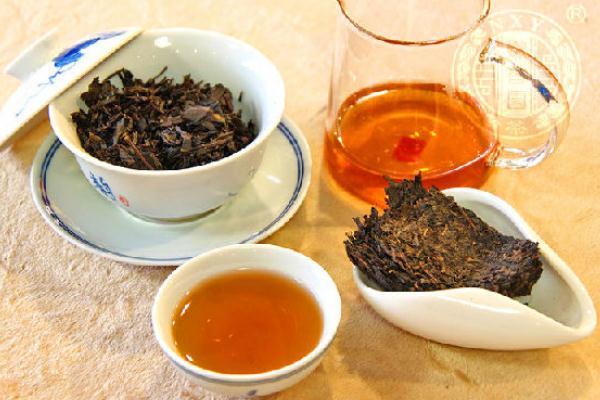 黑茶是发酵的茶吗 黑茶是全发酵还是半发酵 黑茶是发酵的茶吗 黑茶是全发酵还是半发酵