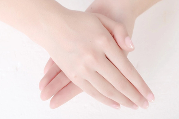 手膜和手蜡的区别 手膜好还是手蜡好 手膜和手蜡的区别 手膜好还是手蜡好