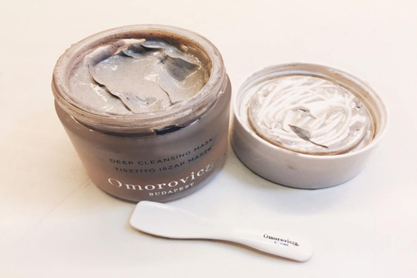 清洁面膜长痘痘可以用吗 清洁面膜对闭口有效吗 清洁面膜长痘痘可以用吗 清洁面膜对闭口有效吗