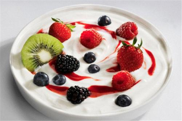 酸奶水乳分离是坏了吗 酸奶一般喝多少合适 酸奶水乳分离是坏了吗 酸奶一般喝多少合适