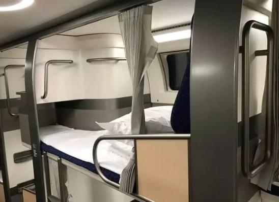 坐软卧的男生多还是女生多?高级软卧被褥是一客一换吗