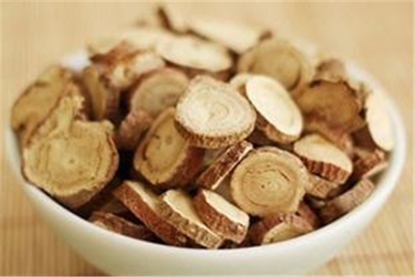 甘草可以煲汤喝吗 甘草煲汤的功效作用 甘草可以煲汤喝吗 甘草煲汤的功效作用