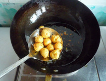 炸豆腐丸子 家常炸豆腐丸子做法步骤8