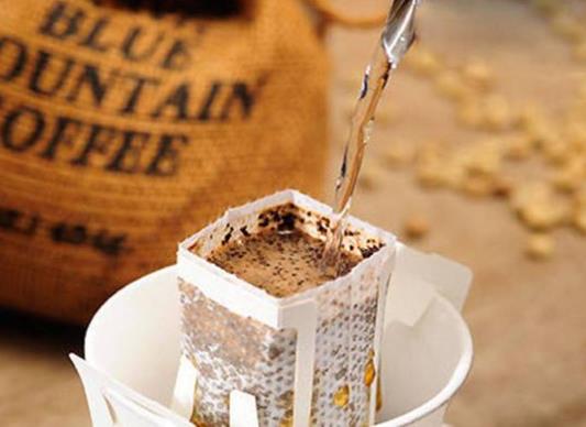 挂耳咖啡和手冲咖啡哪个好?挂耳咖啡和黑咖啡的区别