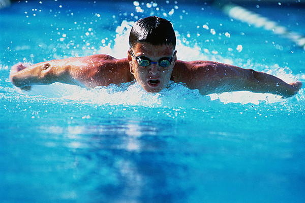 游泳一次多长时间合适 游泳时间太长会怎么样 游泳一次多长时间合适 游泳时间太长会怎么样