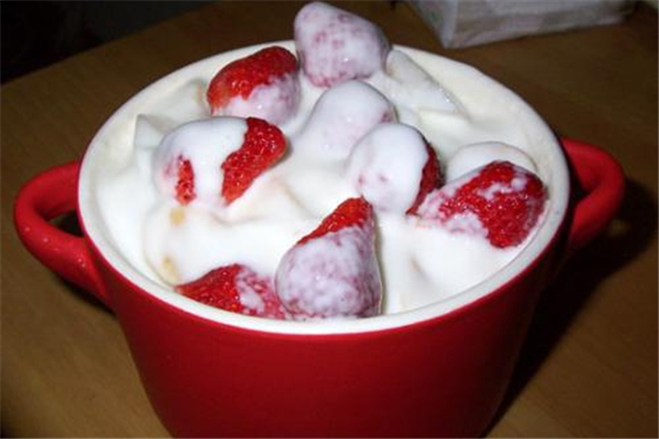 酸奶水乳分离是坏了吗 酸奶一般喝多少合适 酸奶水乳分离是坏了吗 酸奶一般喝多少合适