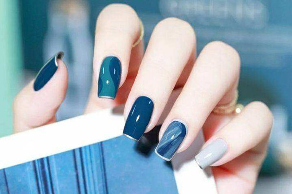 美甲一次要多久 美甲会自己脱落吗 美甲一次要多久 美甲会自己脱落吗