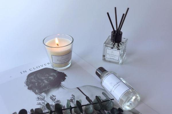 香薰蜡烛可以放卧室吗 香薰蜡烛可以用多久 香薰蜡烛可以放卧室吗 香薰蜡烛可以用多久