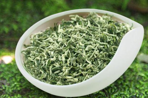 碧螺春和龙井哪个更好 碧螺春有减肥的功效吗 碧螺春和龙井哪个更好 碧螺春有减肥的功效吗