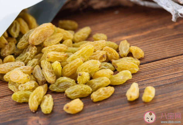 吃葡萄干等于吃糖吗 吃葡萄干有哪些营养优势 吃葡萄干等于吃糖吗 吃葡萄干有哪些营养优势