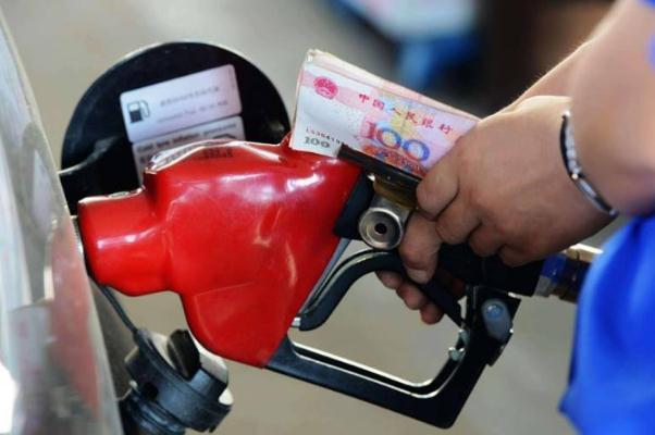 汽车加油加满好还是不加满好 汽车加油多少钱一升 汽车加油加满好还是不加满好 汽车加油多少钱一升