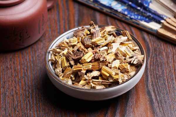 石斛可以泡水喝吗 石斛泡水喝有什么疗效 石斛可以泡水喝吗 石斛泡水喝有什么疗效